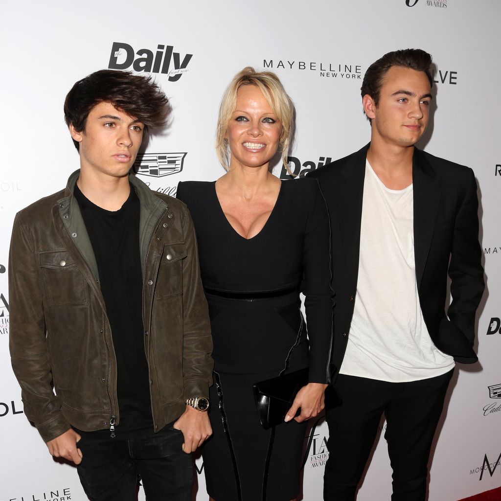 Pamela Anderson mit ihren Söhnen