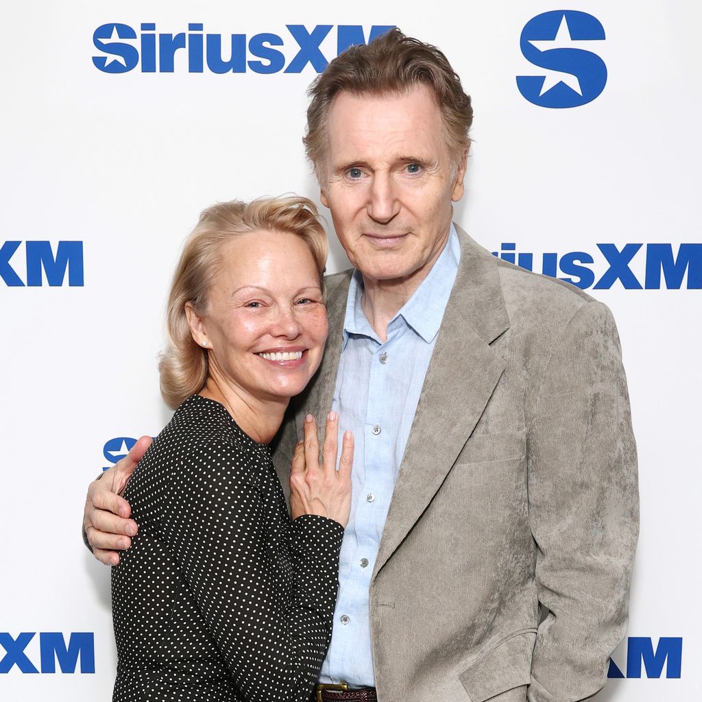 Pamela Anderson und Liam Neeson, Juli 2025