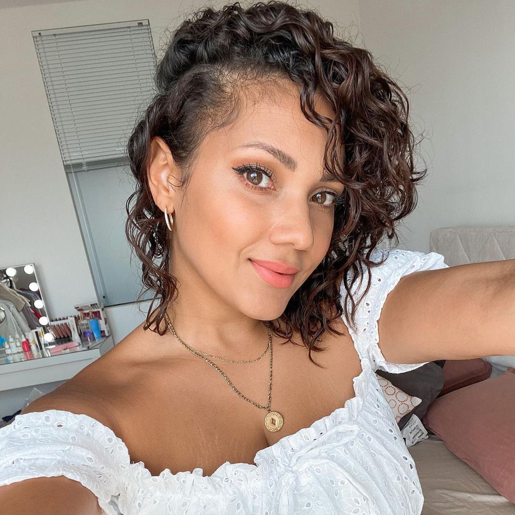 Pamela Gil Mata, Ex-"Bachelor in Paradise"-Kandidatin
