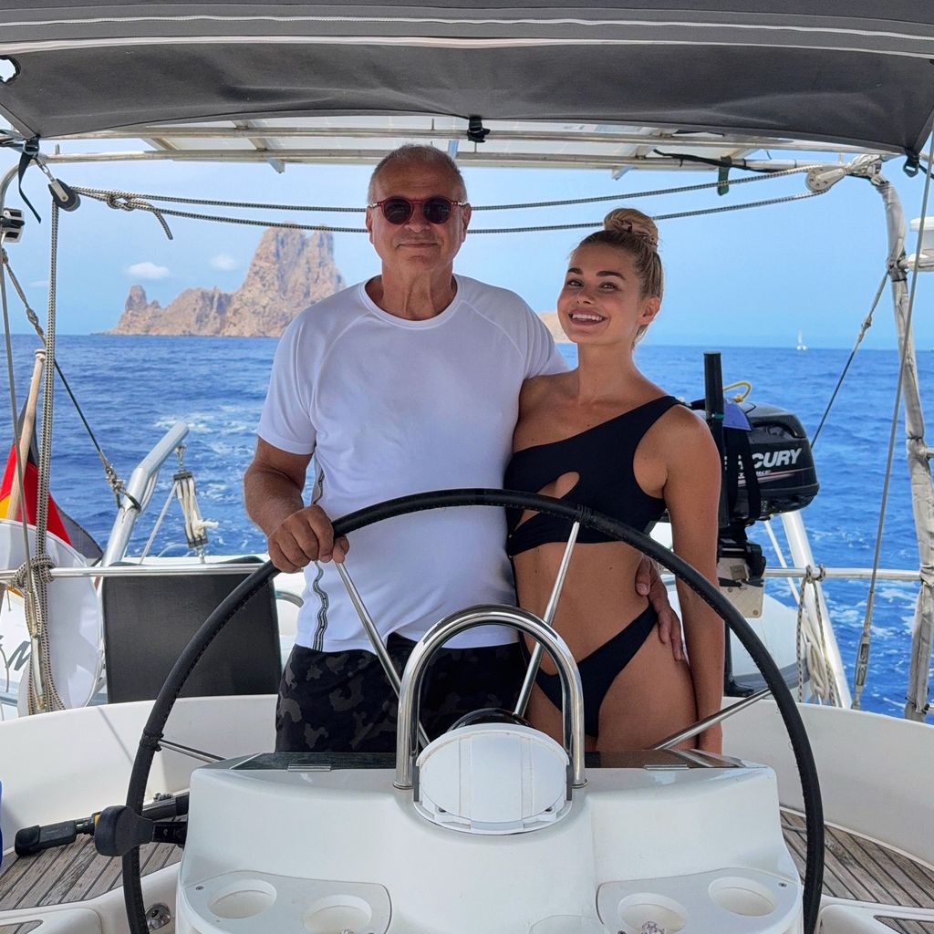Pamela Reif mit ihrem Papa im Juli 2025