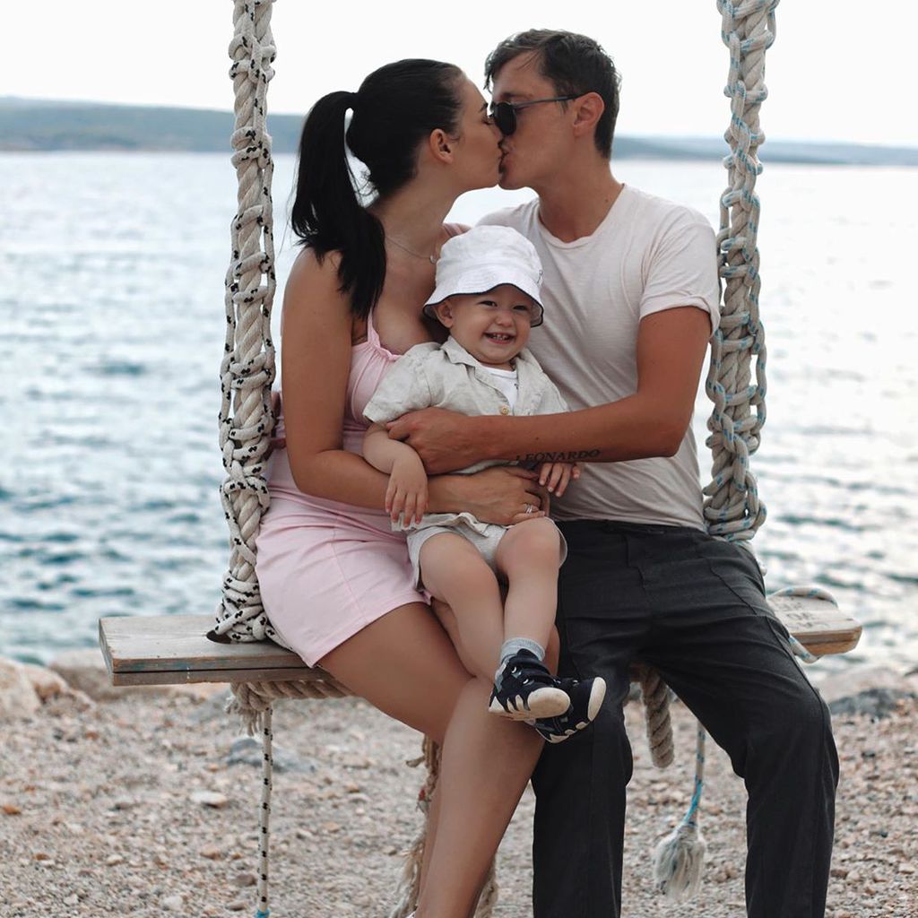 YouTuberin Paola Maria mit ihrer kleinen Familie