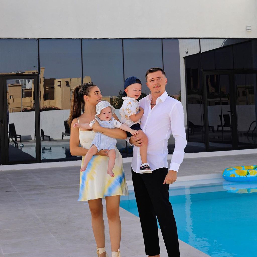 Paola Maria und Sascha Koslowski mit ihren Kindern Alessandro und Leonardo