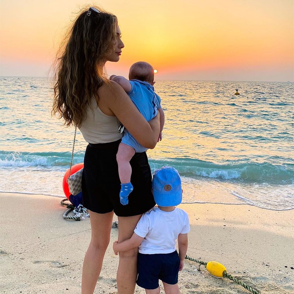 Paola Maria mit ihren Söhnen Alessandro und Leonardo