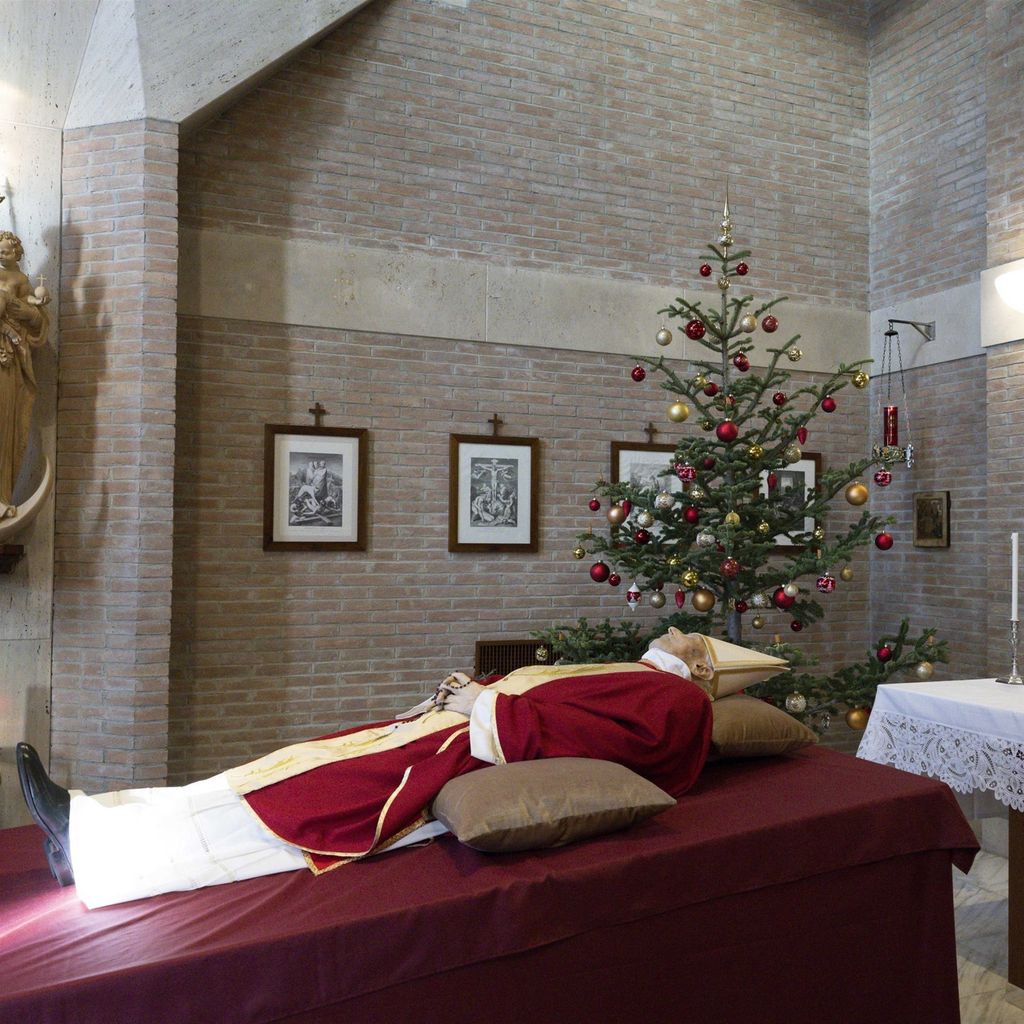 Papst Benedikt XVI. im der Kapelle des Klosters Mater Ecclesiae im Vatikan