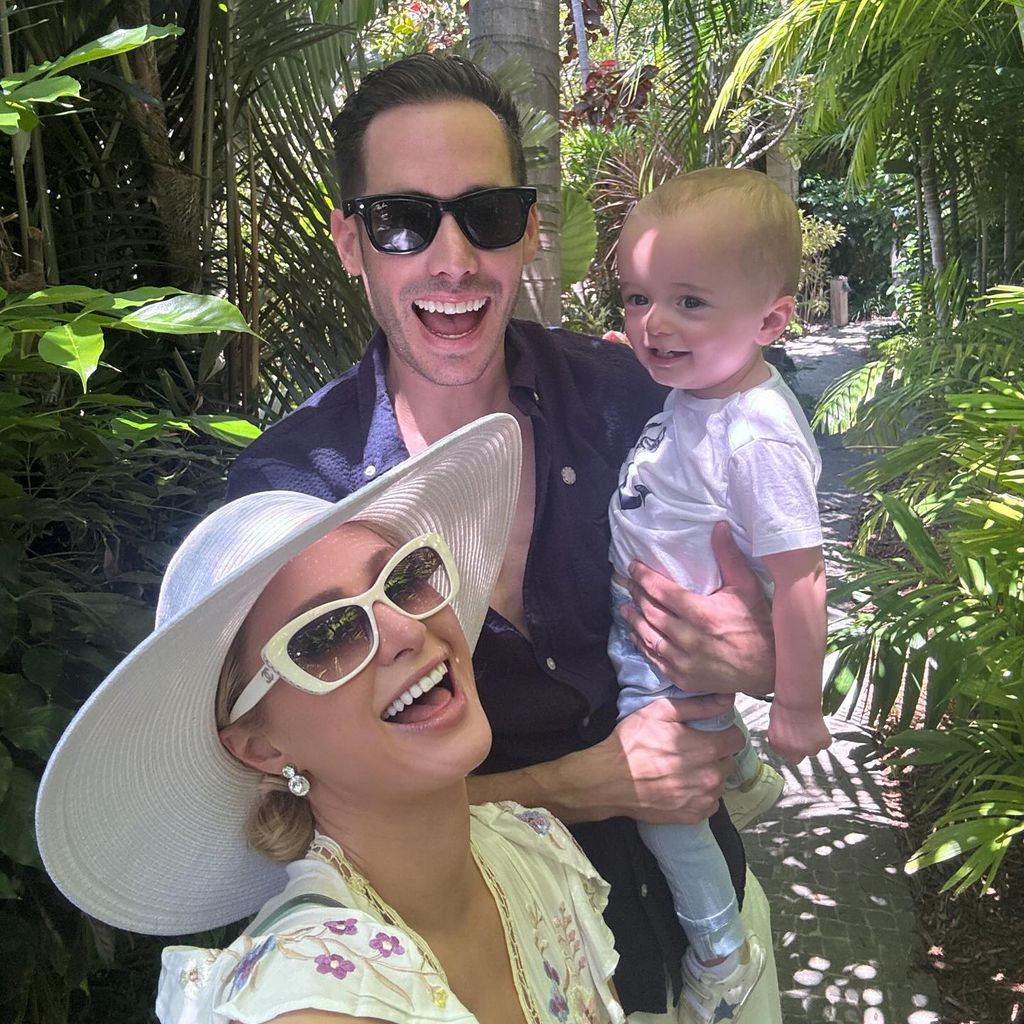 Paris Hilton, Carter Reum und ihr Sohn Phoenix, 2024