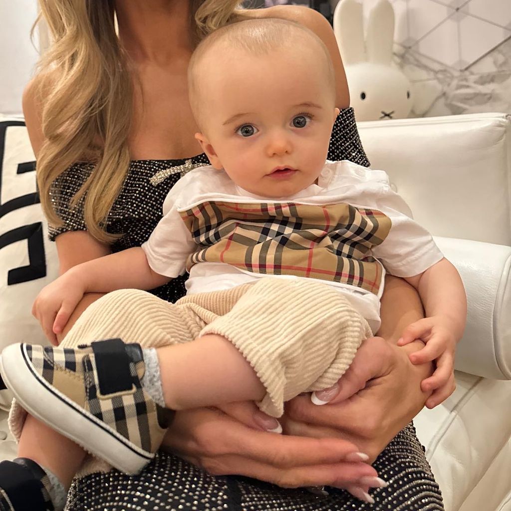 Paris Hilton mit ihrem Sohn Phoenix im Oktober 2023