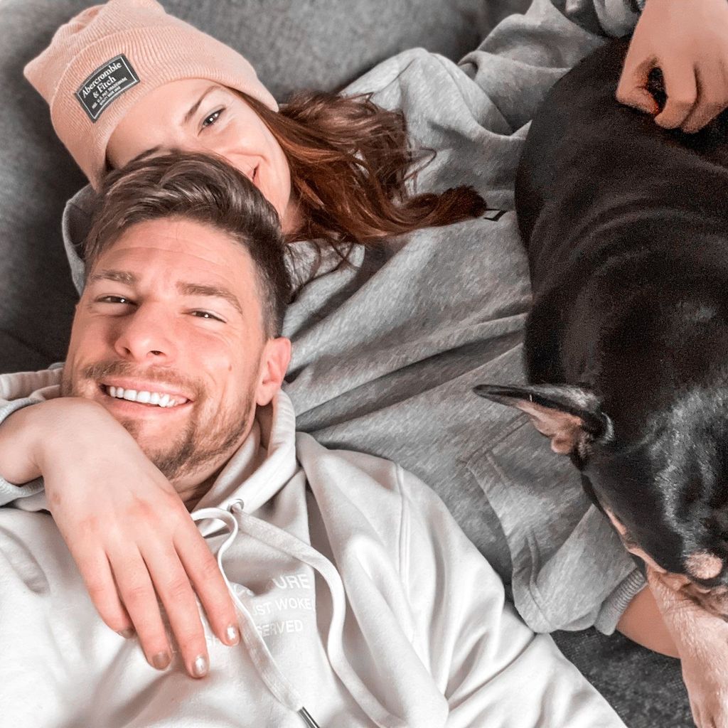 Pascal Kappés mit seiner Freundin Gabriele und ihrem Hund