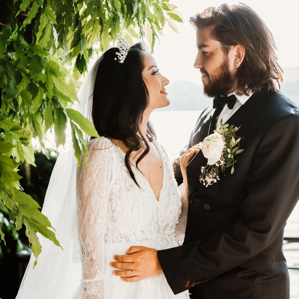 Pat Wind und Schugufa Issar Amerchel bei ihrer Hochzeit