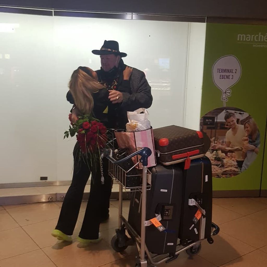 Patricia Blanco und Andreas Ellermann am Flughafen, März 2021
