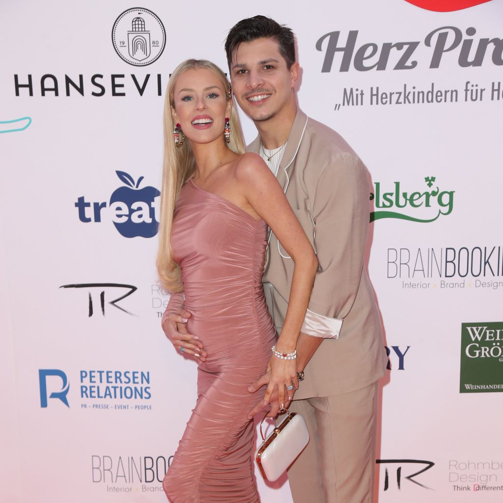 Patricija Belousova und Alexandru Ionel bei einer Charity-Vernissage in Hamburg im September 2021