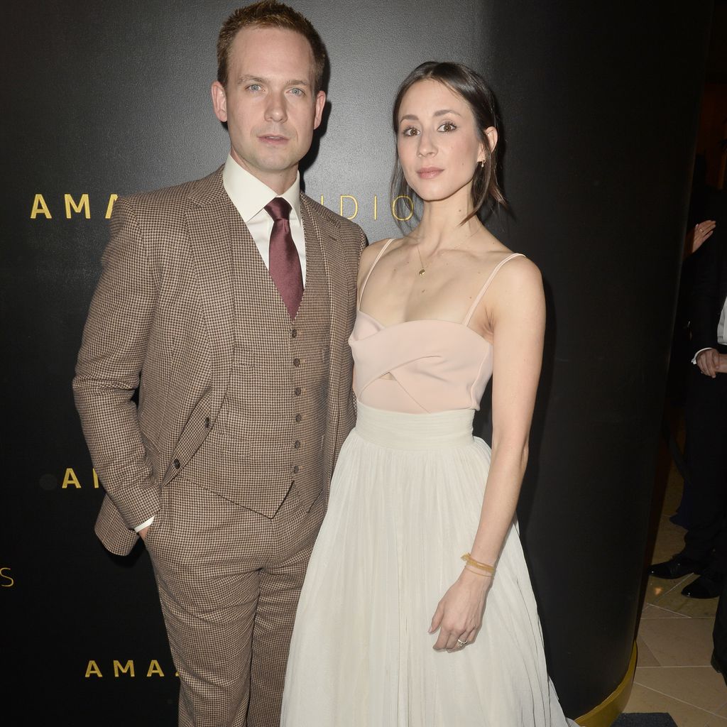 Patrick J. Adams und Troian Bellisario auf einer After-Party der Golden Globes
