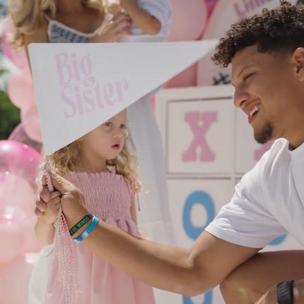 Patrick Mahomes mit seiner Tochter Sterling Skye