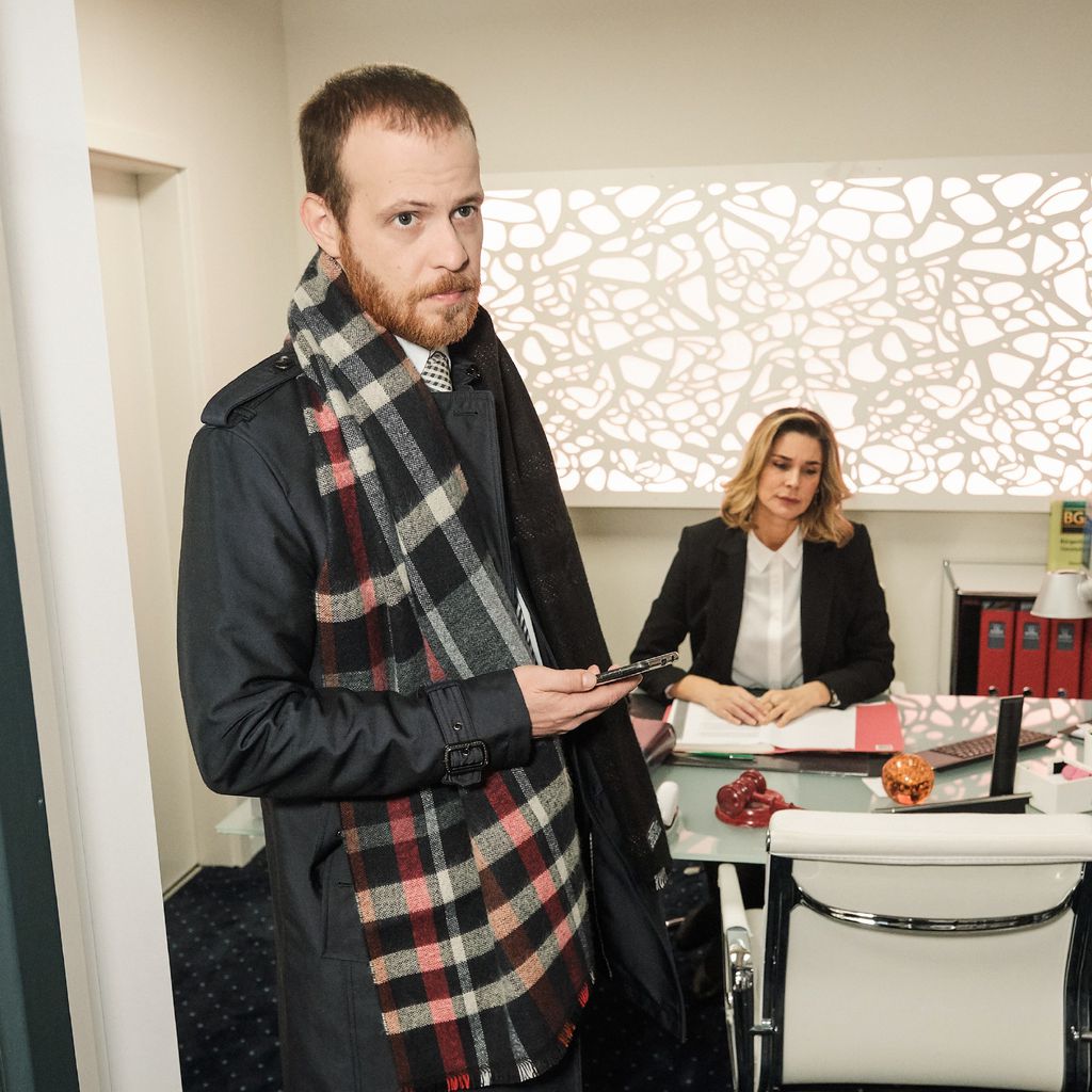 Tobias (Patrick Müller) und Eva (Claudelle Deckert) bei "Unter uns"