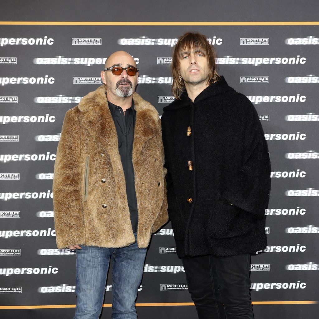 Paul Arthurs und Liam Gallagher 2016 in Berlin
