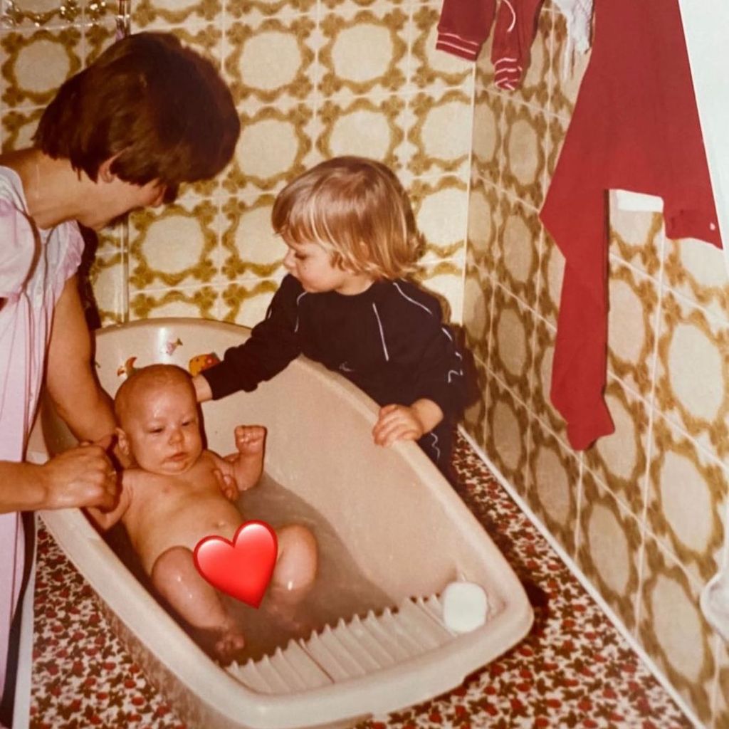 Paul Janke als Baby mit seiner Mama und seiner Schwester Anna