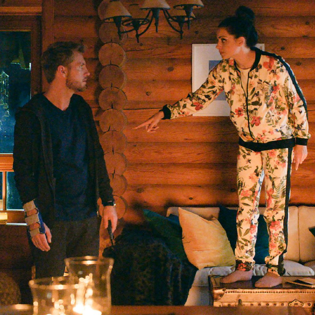 Paul (Niklas Osterloh), Emily (Anne Menden) in einer Szene bei GZSZ