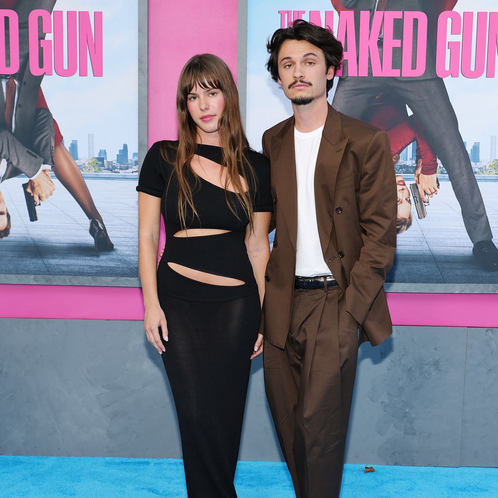 Paula Bruss und Dylan Jagger Lee bei der Premiere von "The Naked Gun" in New York City am 28. Juli 2025
