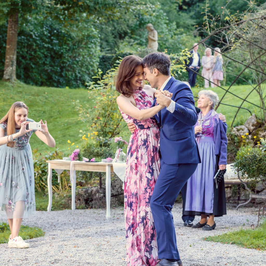 Paulina Hobratschk, Uta Kargel, Lorenzo Patané und Antje Hagen bei "Sturm der Liebe"
