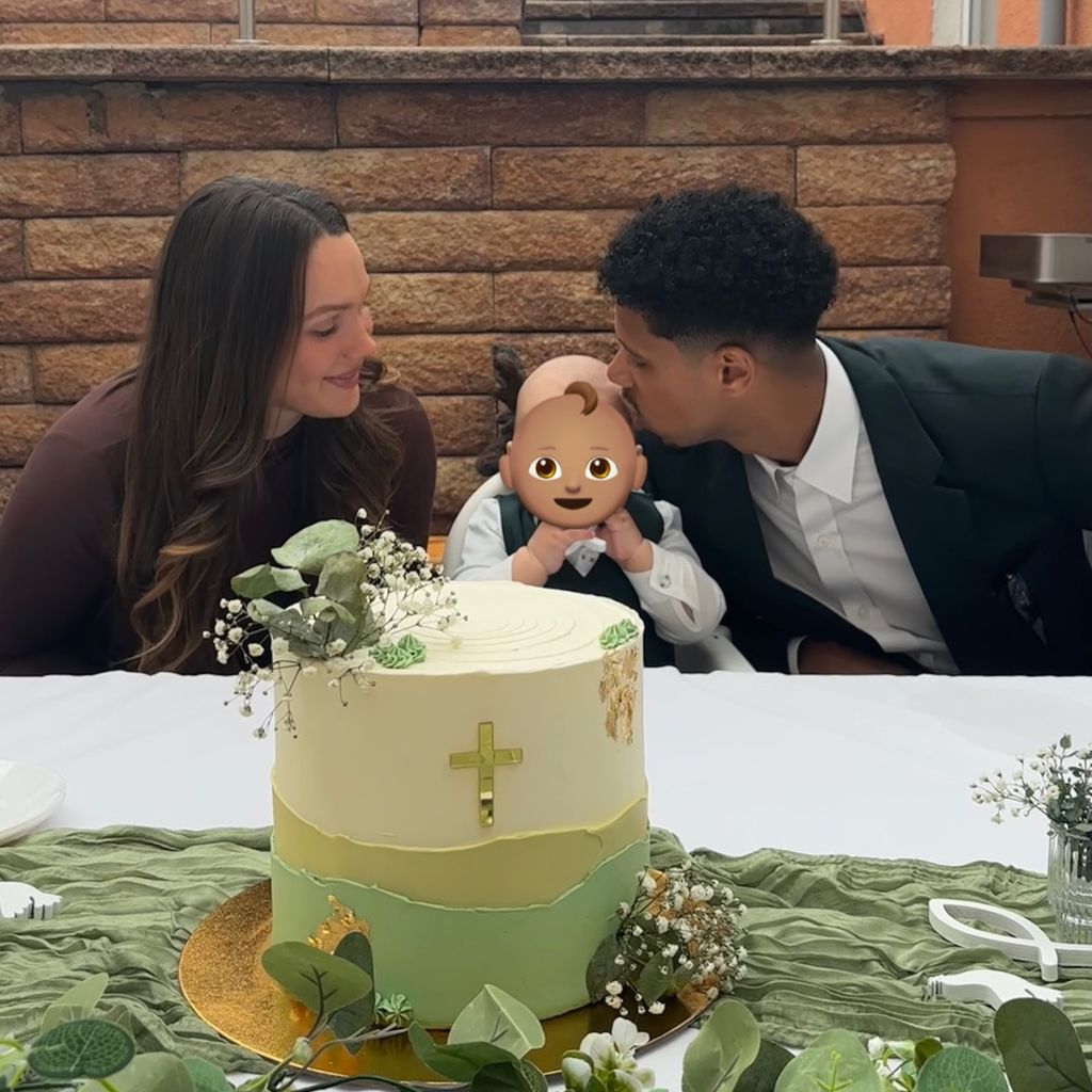 Paulina Pilch und Adi Sousa mit ihrem Sohn, Mai 2026