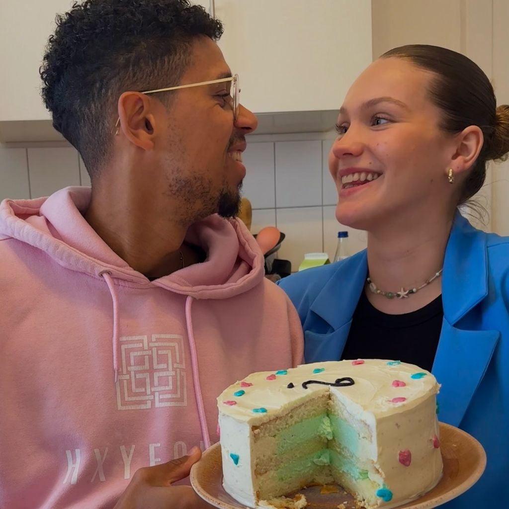 Paulina Pilch und ihr Freund Adi bei der Verkündung des Babygeschlechts