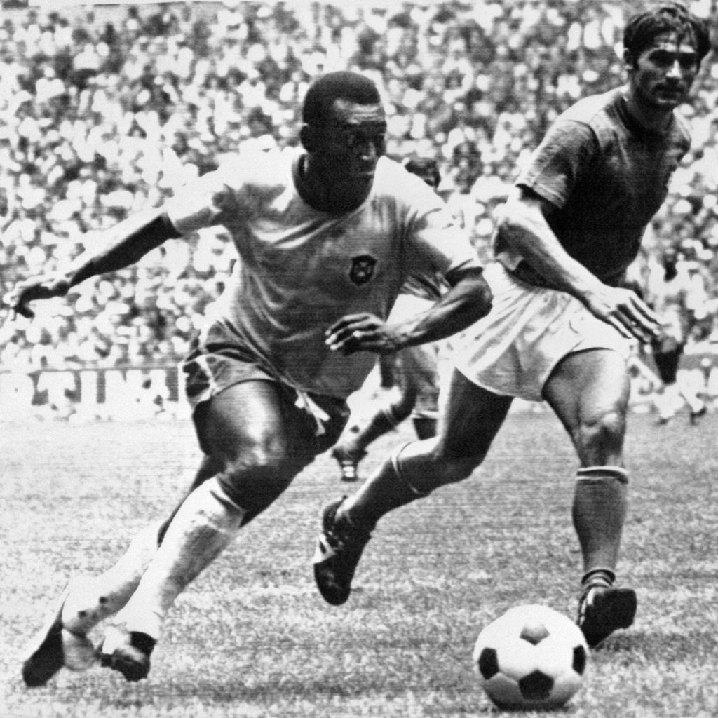 Pelé und Tarcisio Burgnich bei der Fußball-WM 1970 in Mexiko