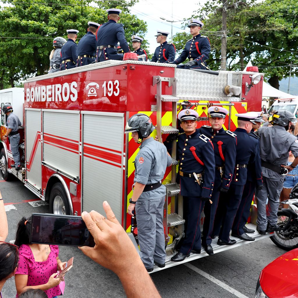 Pelés Sarg in einem Feuerwehrauto