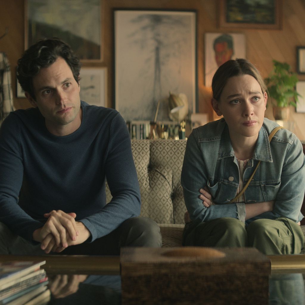 Penn Badgley und Victoria Pedretti bei "You"