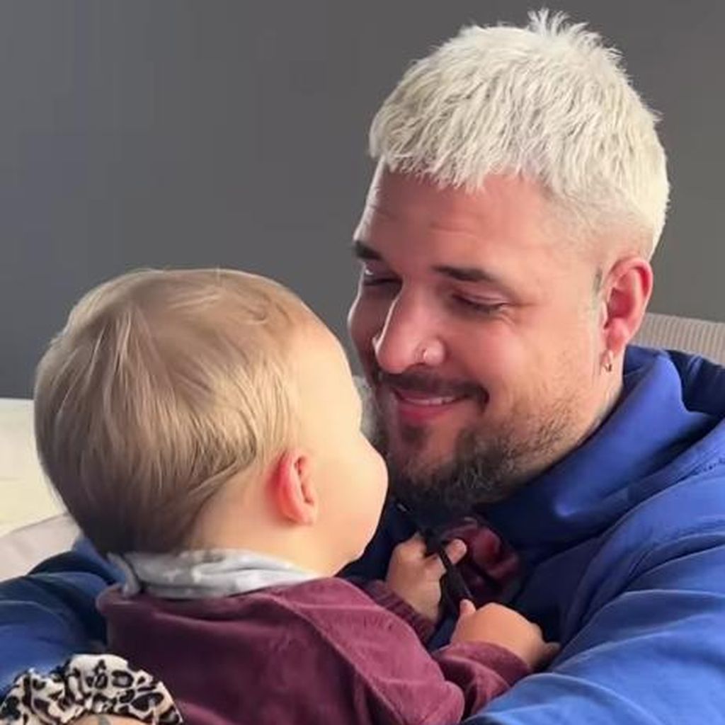 Zico Banach mit seinem Sohn Pepe