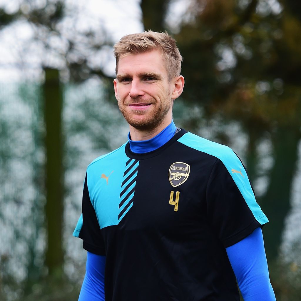Per Mertesacker beim Training