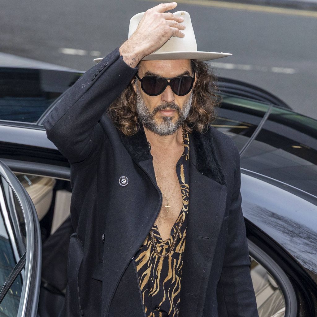Russell Brand vor seinem Gerichtstermin in London, Februar 2026
