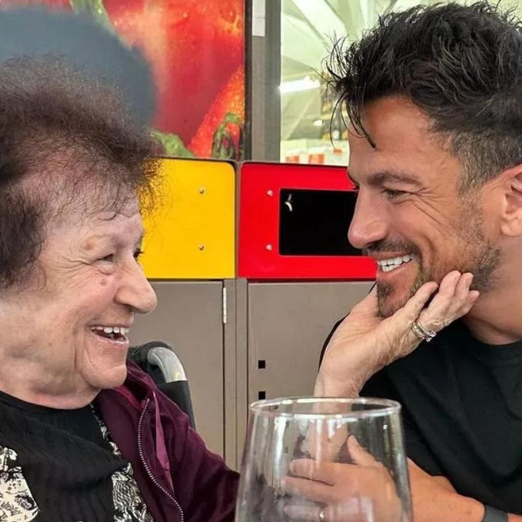 Peter Andre und seine Mutter Thea