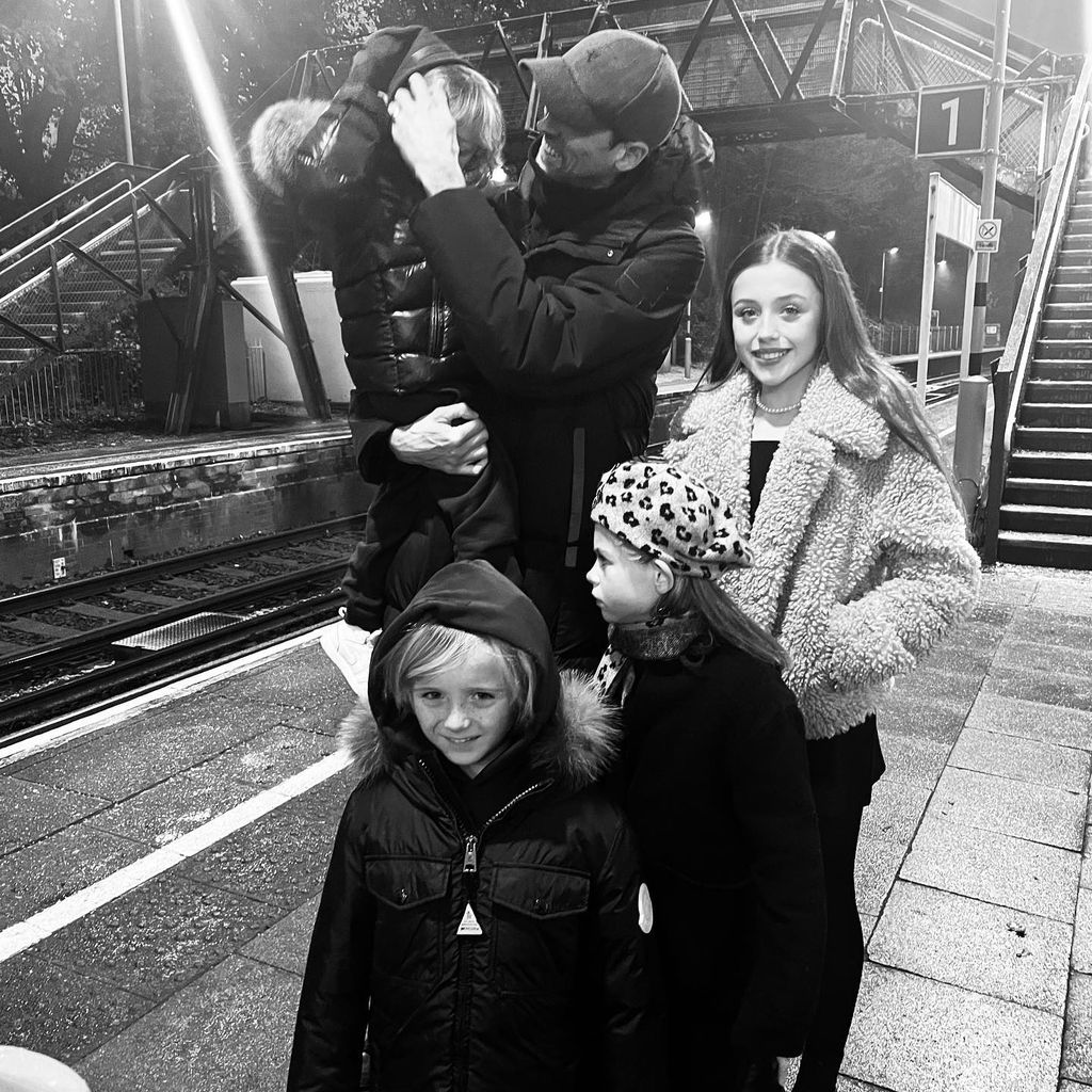 Peter Crouch mit seinen Kindern Jack, Sophia, Liberty und Johnny