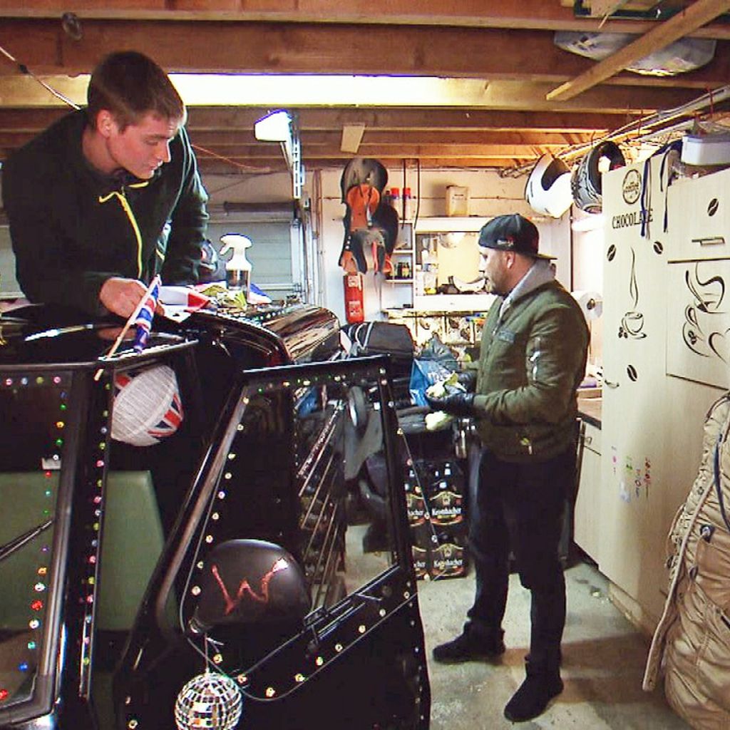 Peter, Florian und Sarafina in der Garage