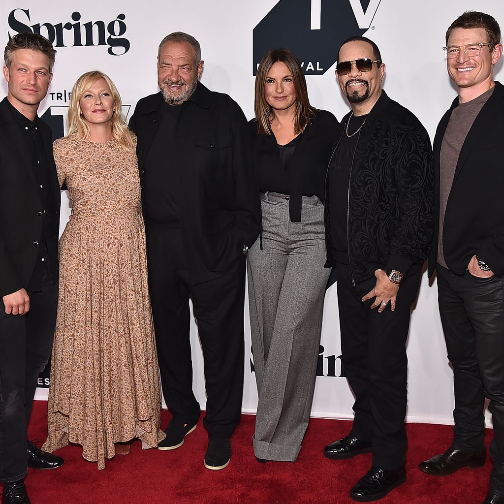 Peter Scanavino, Kelli Giddish, Dick Wolf, Mariska Hargitay, Ice-T und Philip Winchester