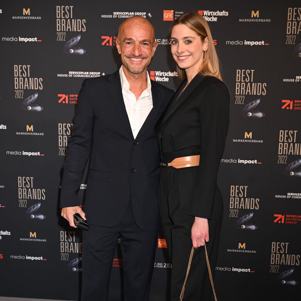 Peyman Amin und Sandra Apfelbeck bei einem Event in München im April 2022