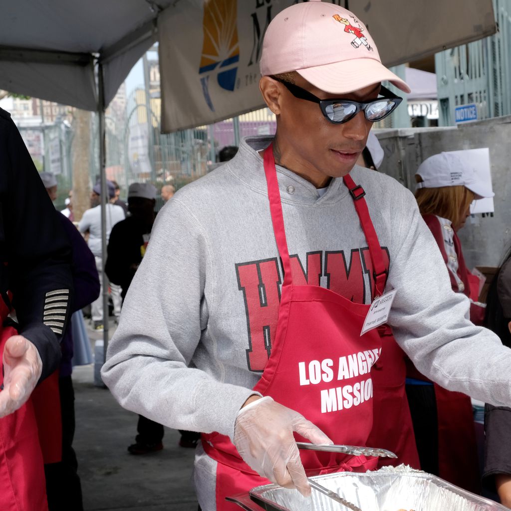 Pharrell Williams in der Mission in Los Angeles an Karfreitag 2019
