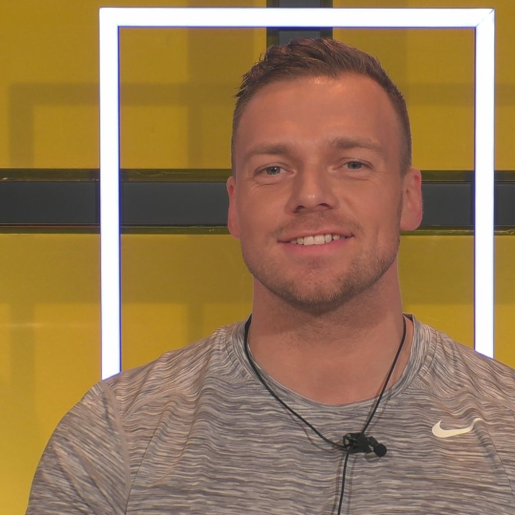 "Big Brother"-Kandidat Philipp im Glashaus-Sprechzimmer