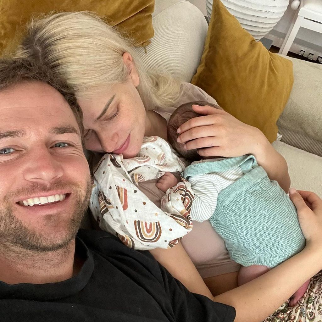 Philipp und Vanessa Stehler mit ihrem Baby, Juli 2023