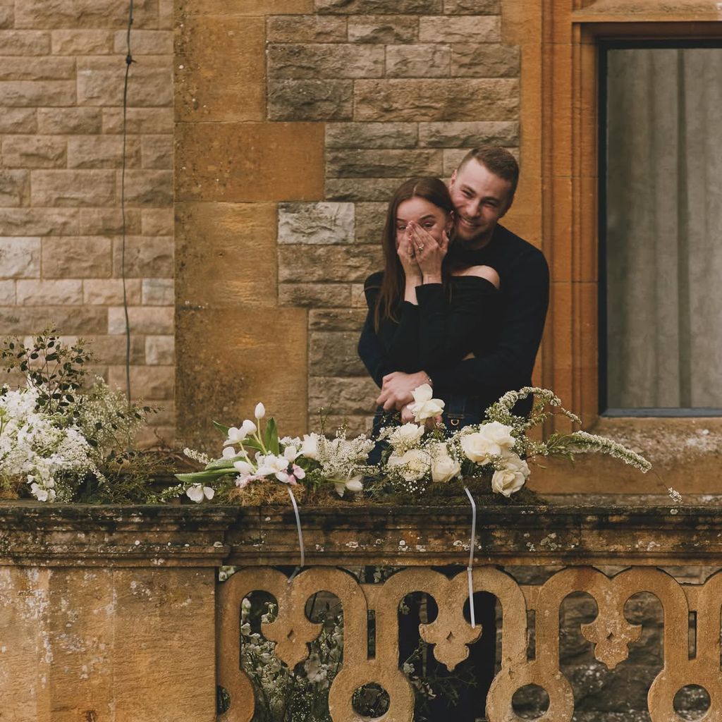 Phoebe Dynevor und ihr Verlobter Cameron Fuller
