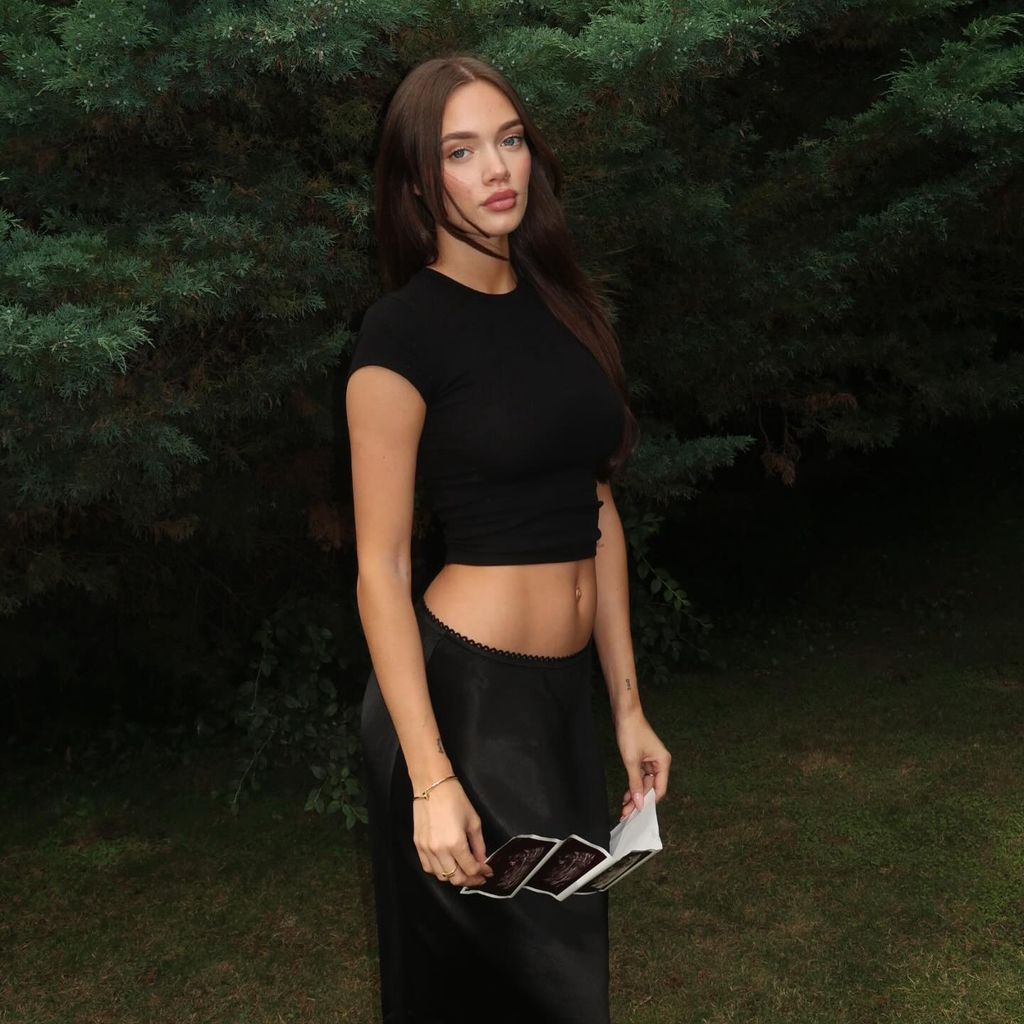 Phoebe Tomlinson, Model