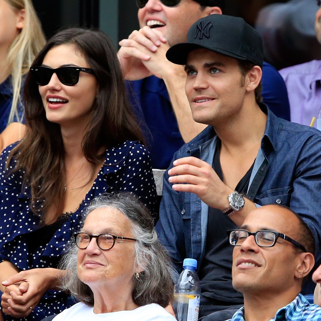 Phoebe Tonkin und Paul Wesley bei den US Open, September 2015