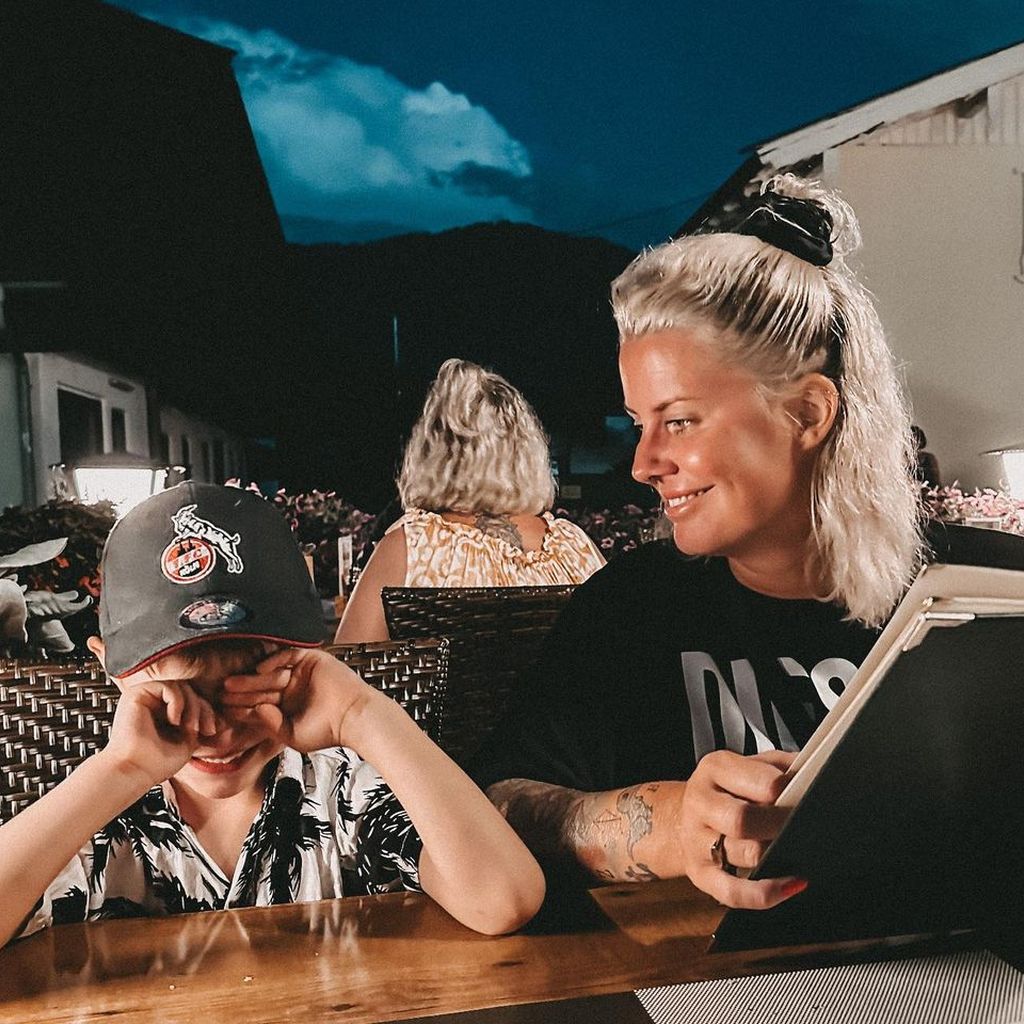 Pia Tillmann mit ihrem Sohn Henry