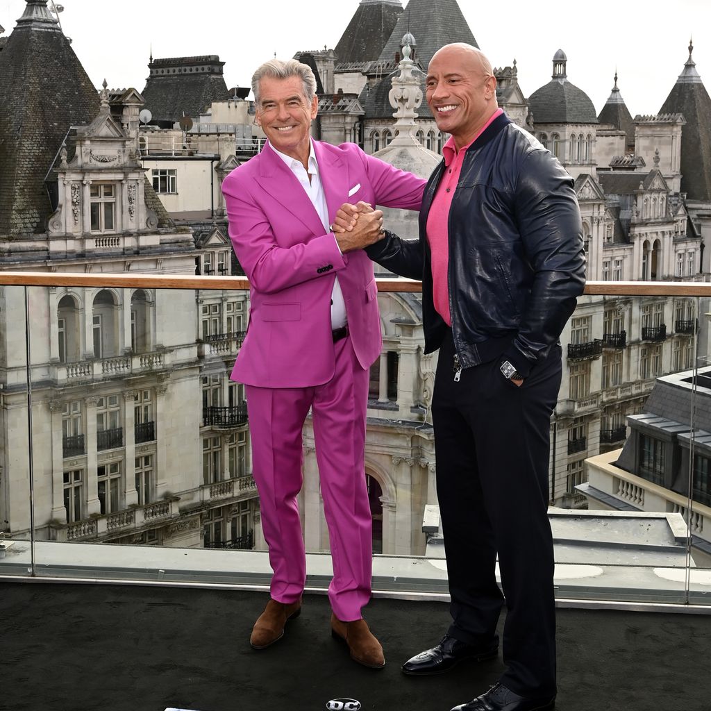 Pierce Brosnan und Dwayne "The Rock" Johnson im Oktober 2022
