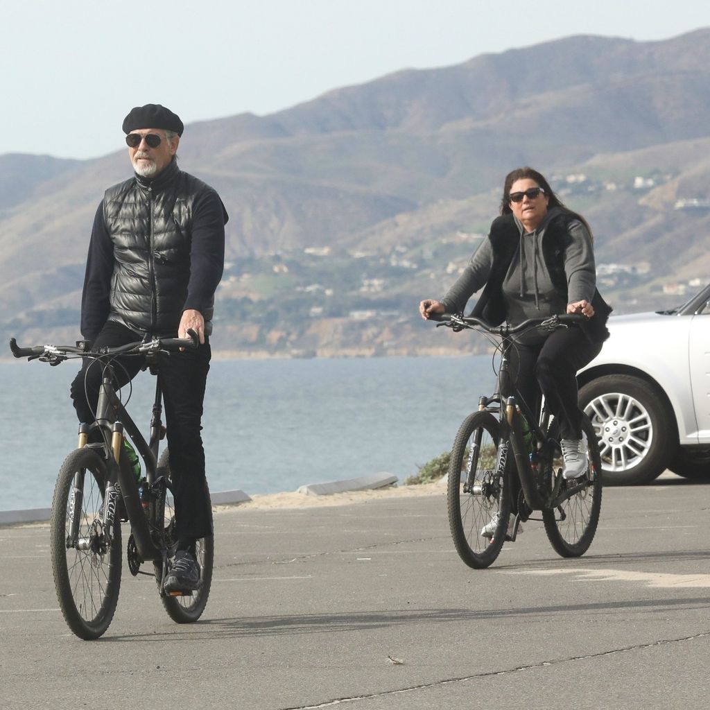 Pierce Brosnan und Keely Shaye Smith in Malibu