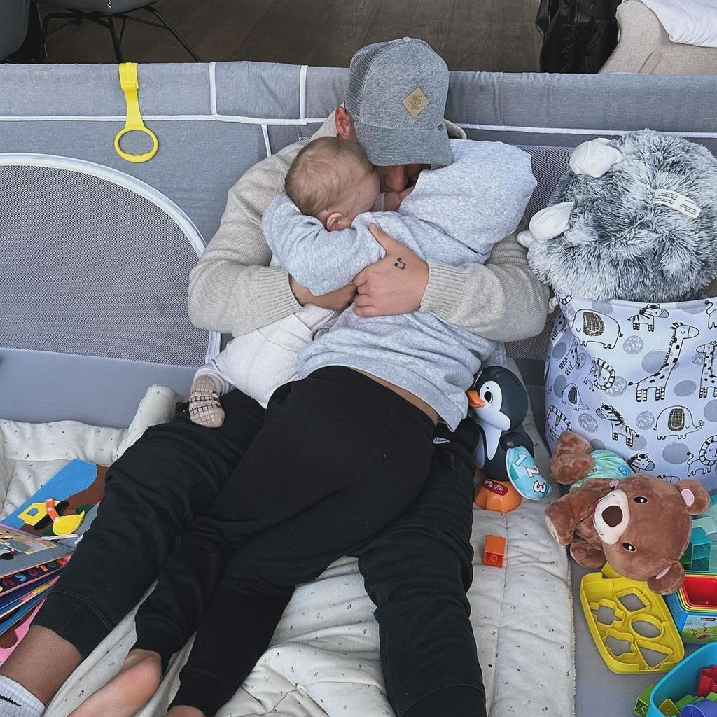Pietro Lombardi mit seinen Söhnen Leano (links) und Alessio (rechts)