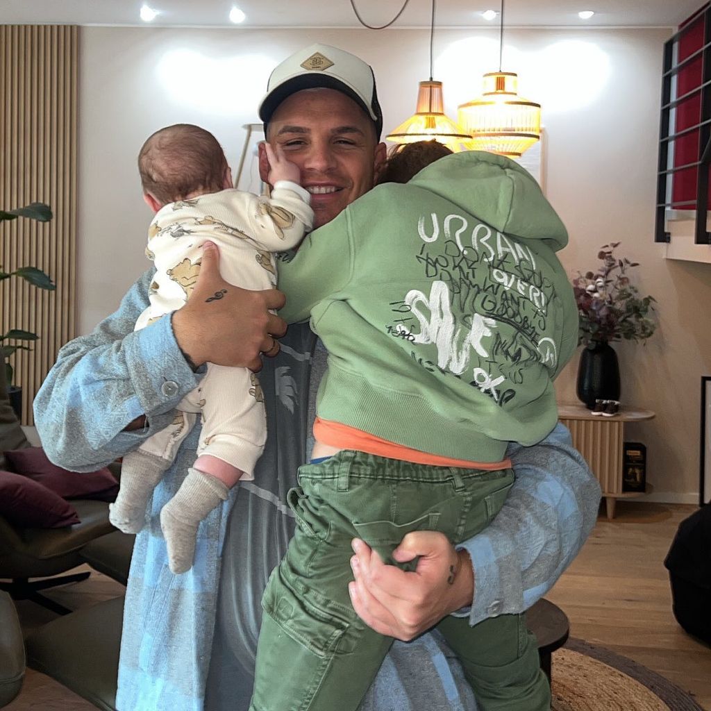 Pietro Lombardi mit seinen Söhnen Alessio und Leano im Juli 2023