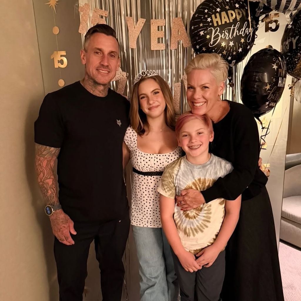 Pink mit Carey Hart und den gemeinsamen Kindern