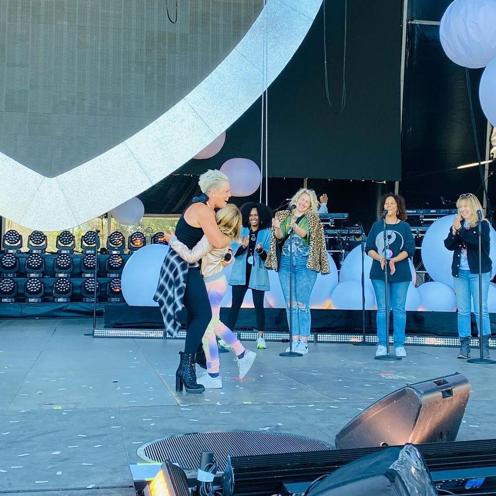 Pinks und Willow Sage Hart auf dem BottleRock Festival in Napa Valley, Mai 2022.
