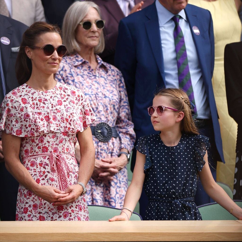 Bei der Siegerehrung in Wimbledon: Pippa Middleton und Prinzessin Charlotte