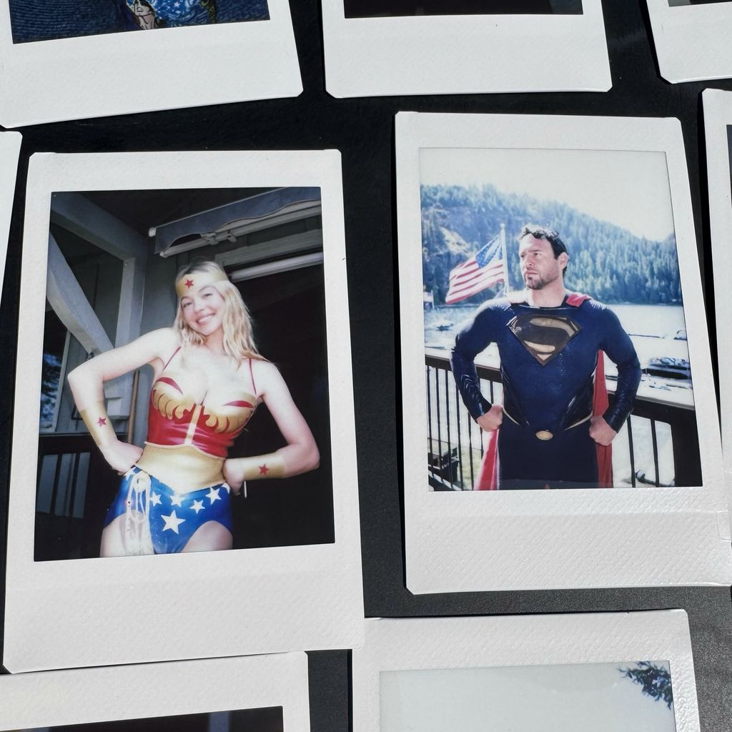 Polaroids von Sydney Sweeney und Partner Scooter Braun, August 2026
